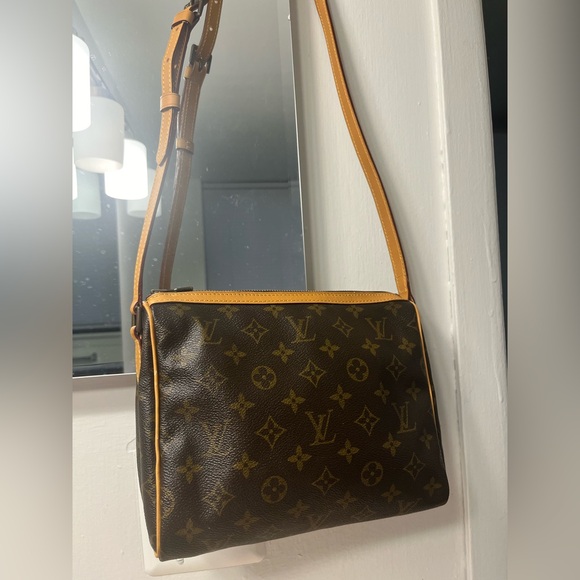 Louis Vuitton Tuileries Crossbody Monogram - Picture 7 of 17